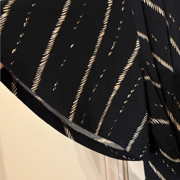 H&M Blue and White Striped Garment - Picture 4 of 9